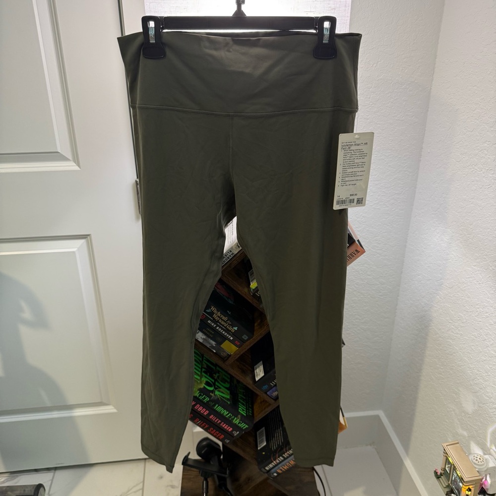 NWT Lululemon Align Leggings 28”